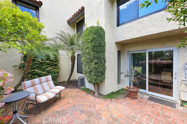 514 San Pablo Court, San Dimas CA: https://media.crmls.org/medias/44d41265-c3a5-431e-be0f-907c735f8ea4.jpg