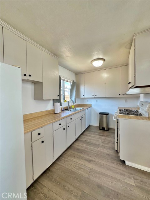 Image 17 of 42 For 820 Kenmore Street
