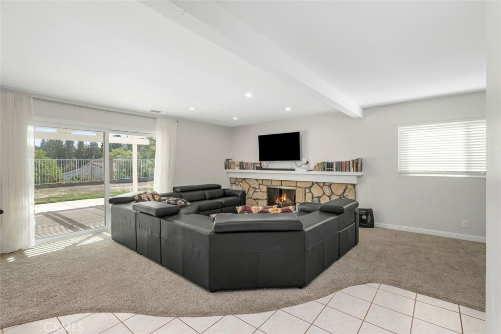 44d4487e 90d2 4ee8 B043 19c90dbe4cef