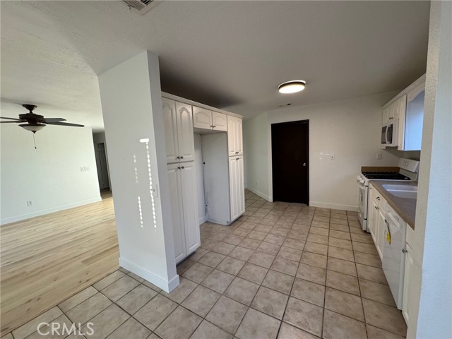 Detail Gallery Image 56 of 75 For 10333 Tamarisk Ave, Hesperia,  CA 92345 - 3 Beds | 2 Baths