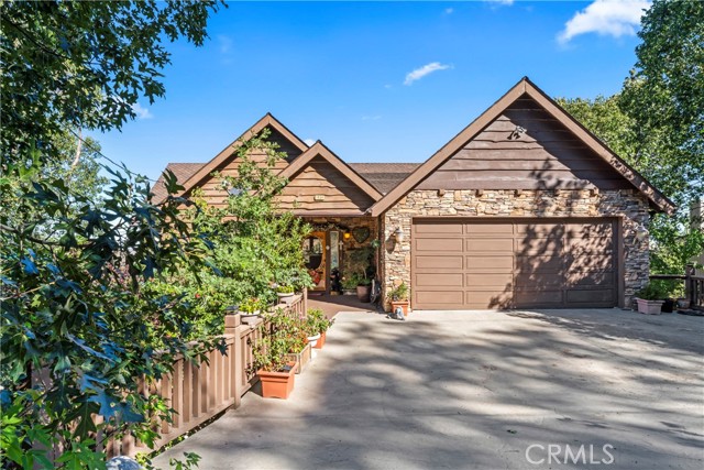 Detail Gallery Image 1 of 67 For 1454 Lovers Ln, Lake Arrowhead,  CA 92352 - 5 Beds | 3/1 Baths