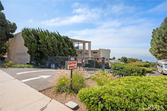 2235 W 25th Street, San Pedro CA: https://media.crmls.org/medias/44d52d10-8f20-4daf-b7d6-ff8f1b7f5463.jpg