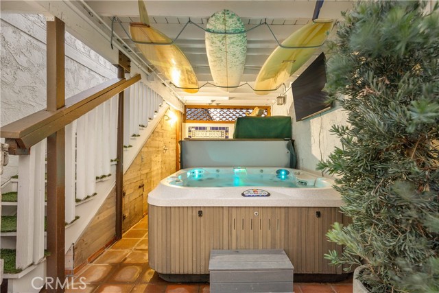 Detail Gallery Image 14 of 35 For 106 31st St, Newport Beach,  CA 92663 - 5 Beds | 3 Baths