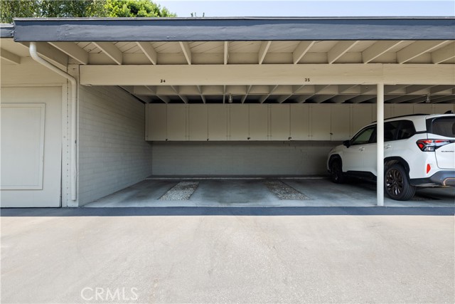 950 S Orange Grove Boulevard, Pasadena CA: https://media.crmls.org/medias/44d6320f-d6a4-404e-983a-aceff4348bf2.jpg