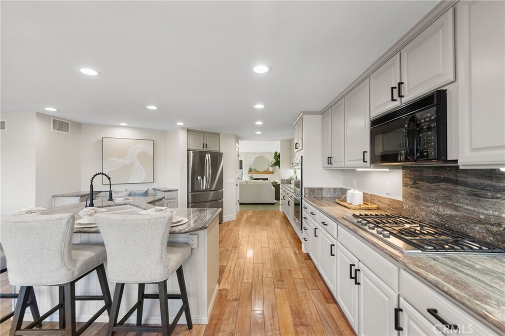 MLS #OC25269688 image #10