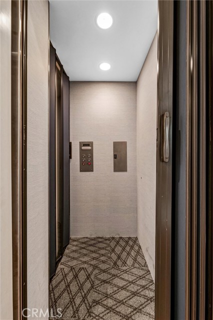 Detail Gallery Image 4 of 25 For 480 S Los Robles Ave #3,  Pasadena,  CA 91101 - 3 Beds | 3/1 Baths