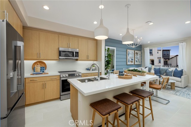 Detail Gallery Image 3 of 7 For 1313 Cantada Ct, El Cajon,  CA 92019 - 3 Beds | 3 Baths