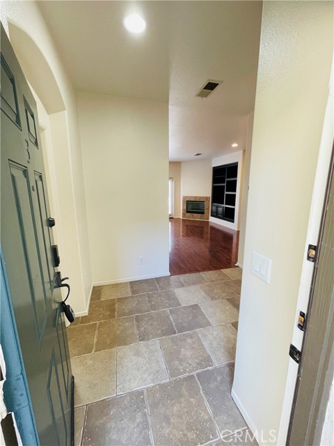 649 Sumner Way, Oceanside CA: https://media.crmls.org/medias/44d834e0-e3e7-4680-a4d1-585cd6c0d386.jpg
