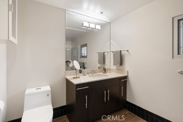 4111 W Sunset Boulevard, Los Angeles CA: https://media.crmls.org/medias/44d954af-7694-492c-8934-87507fd274b8.jpg