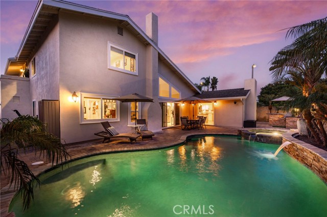 Detail Gallery Image 8 of 31 For 8482 Deepview Dr, Huntington Beach,  CA 92646 - 4 Beds | 3 Baths