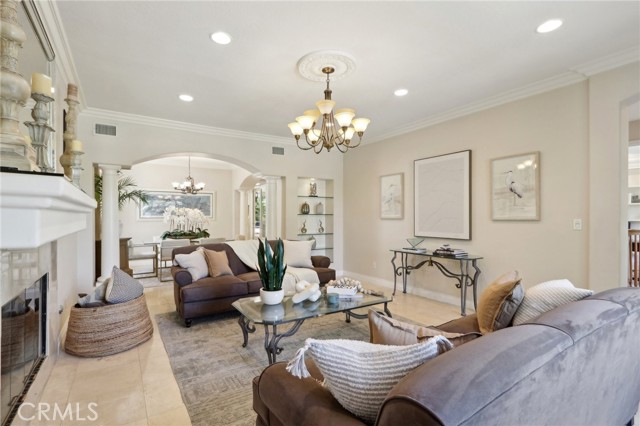 5347 Hinton Avenue, Woodland Hills CA: https://media.crmls.org/medias/44da39fe-d516-4d47-9686-4a359f85bbac.jpg