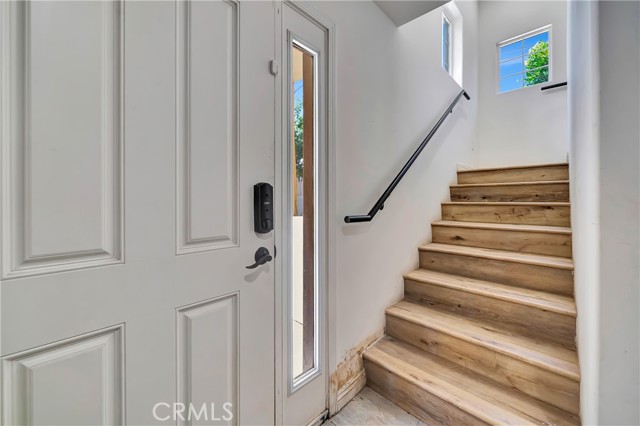 1101 N Maclay Avenue, San Fernando CA: https://media.crmls.org/medias/44dacbc1-547a-4e56-8413-6b7c5ae8bc63.jpg