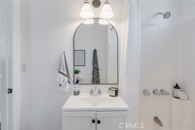 Detail Gallery Image 5 of 31 For 1347 E Bennett, Compton,  CA 90221 - 2 Beds | 1 Baths