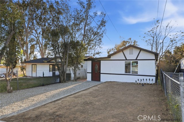 Detail Gallery Image 2 of 27 For 10233 Clara Vista, Riverside,  CA 92503 - 2 Beds | 1 Baths