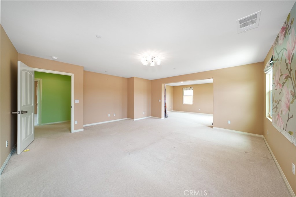 https://media.crmls.org/medias/44dcbada-ffc7-4765-ab30-84dc11643d53.jpg?preset=X-Large