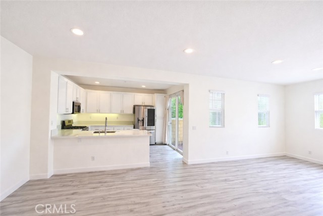 Detail Gallery Image 2 of 9 For 1302 Noutary Dr, Fullerton,  CA 92833 - 2 Beds | 2 Baths