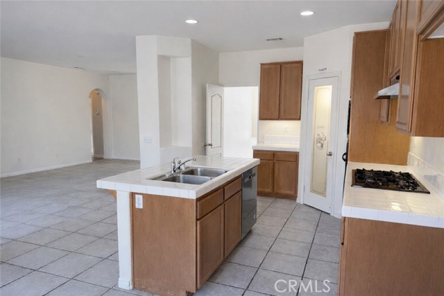 Detail Gallery Image 7 of 19 For 12662 Fair Glen Dr, Victorville,  CA 92392 - 4 Beds | 2/1 Baths