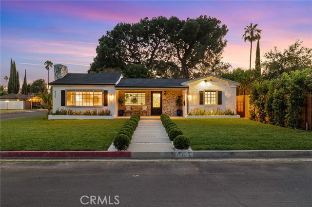 6105 Bellingham Avenue, North Hollywood CA: https://media.crmls.org/medias/44dd0f2a-3dad-4191-896d-2662479f49f9.jpg