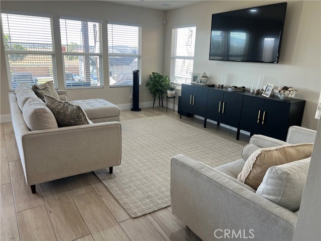 116 Yosemite Avenue, Perris CA: https://media.crmls.org/medias/44de2680-4ebc-4fba-b0c1-4c12f8255fae.jpg