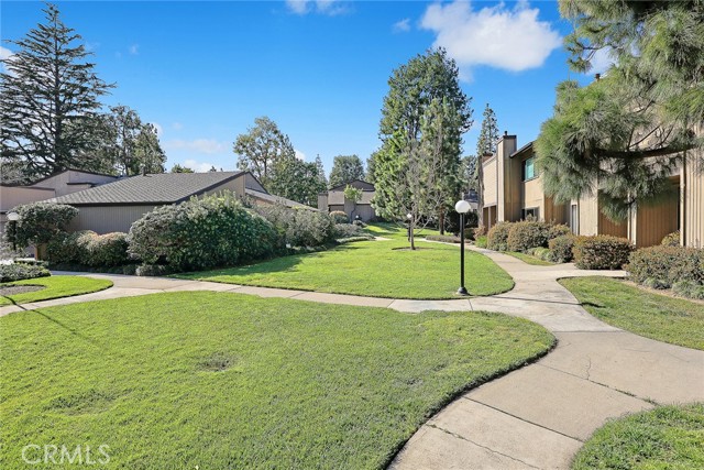 495 W WALNUT Street, Pasadena CA: https://media.crmls.org/medias/44dee802-40e1-44a5-b66b-bd35609f4bd0.jpg
