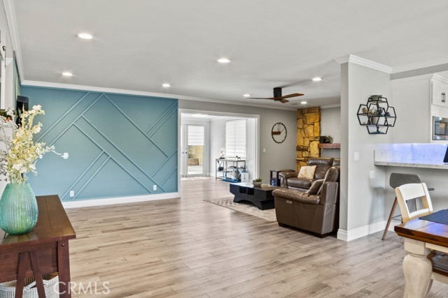 Detail Gallery Image 11 of 57 For 6361 Myrtle Dr, Huntington Beach,  CA 92647 - 4 Beds | 2/1 Baths