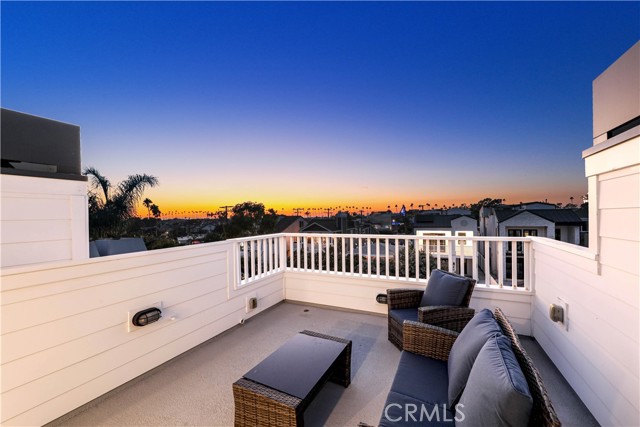 Detail Gallery Image 32 of 44 For 512 Jasmine Ave, Corona Del Mar,  CA 92625 - 3 Beds | 3/1 Baths