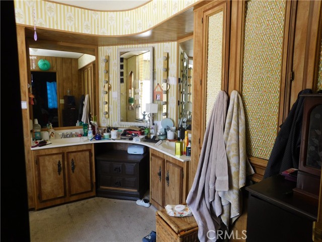 272 Desert Breeze Drive, California City CA: https://media.crmls.org/medias/44dff6c7-ce2e-4f75-bebc-c30e96d421e9.jpg