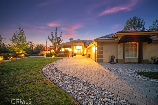 38565 Celine Cove, Murrieta CA: https://media.crmls.org/medias/44e18293-e93b-492a-be98-98031d09ead3.jpg
