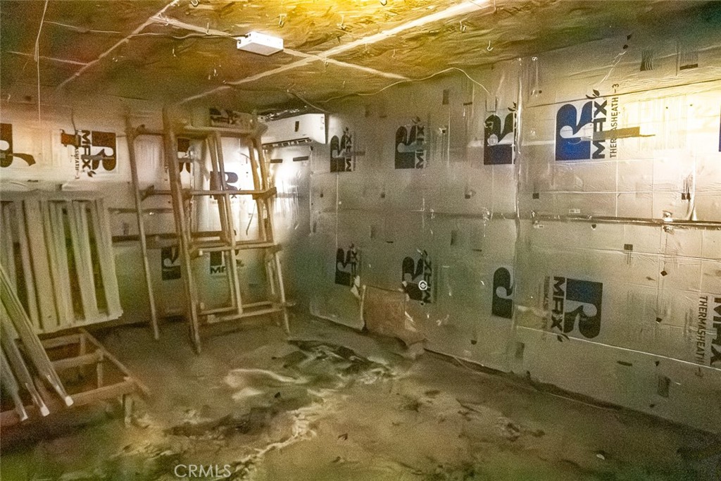 https://media.crmls.org/medias/44e1ff85-4c92-47cd-818d-d4c96911f4ba.jpg?preset=X-Large