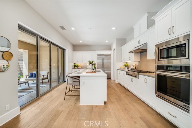 126 Paxton, Irvine CA: https://media.crmls.org/medias/44e24493-c4db-4745-a5f1-d0b0ee73552c.jpg