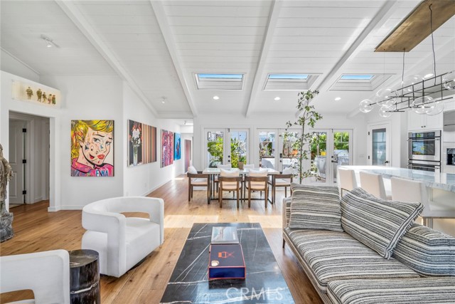 Detail Gallery Image 13 of 56 For 461 Poplar St, Laguna Beach,  CA 92651 - 4 Beds | 4 Baths