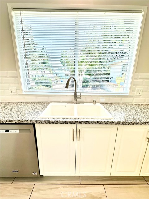 17223 Kingsbury Street, Granada Hills CA: https://media.crmls.org/medias/44e35e39-552c-4b68-bb3f-d382aa7faedc.jpg