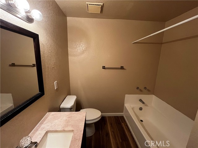 Detail Gallery Image 7 of 10 For 2469 W Acacia Ave, Hemet,  CA 92545 - 2 Beds | 2 Baths