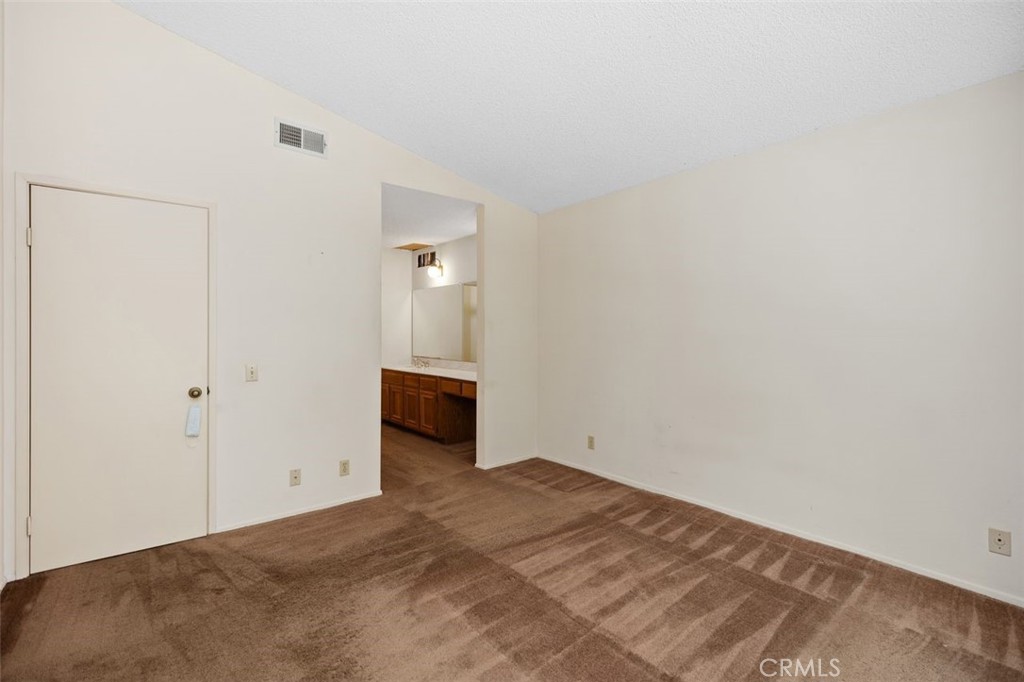 MLS #OC25159783 image #29