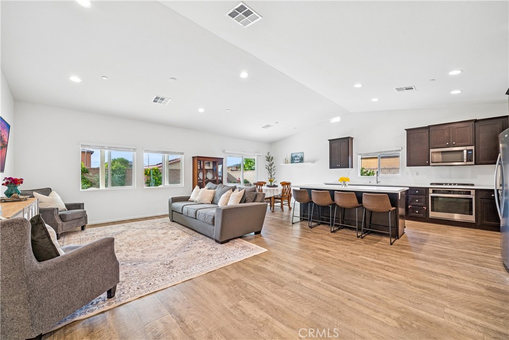 MLS #OC25259343 image #4