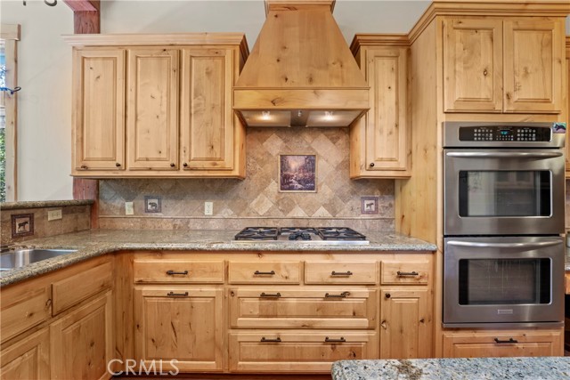 1034 Teakwood Drive, Lake Arrowhead CA: https://media.crmls.org/medias/44e40fc6-5ea3-459c-ac91-f23209c37bf8.jpg
