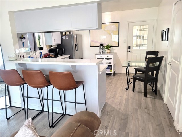 Detail Gallery Image 11 of 29 For 211 13th St, Seal Beach,  CA 90740 - 2 Beds | 1/1 Baths