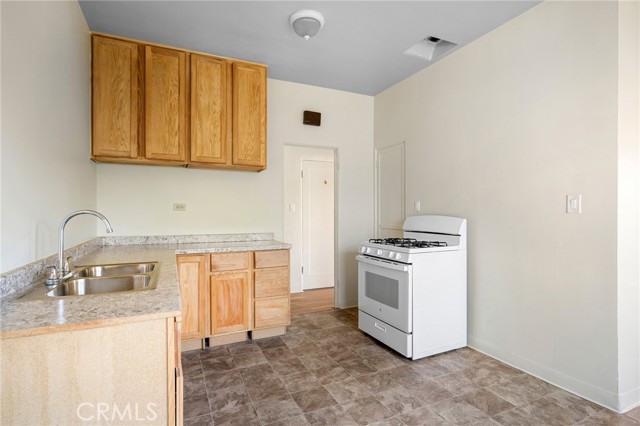 Detail Gallery Image 9 of 16 For 200 E Lomita Ave #7,  Glendale,  CA 91204 - 1 Beds | 1 Baths