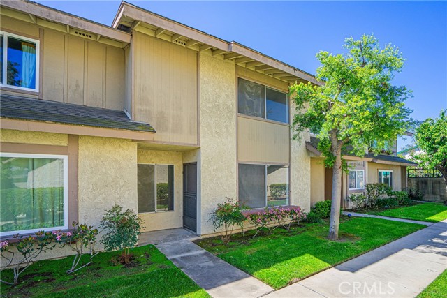 Detail Gallery Image 2 of 40 For 5950 Imperial #47,  South Gate,  CA 90280 - 3 Beds | 2/1 Baths