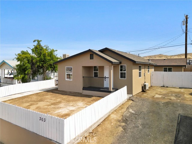 Detail Gallery Image 3 of 40 For 303 F St, Taft,  CA 93268 - – Beds | – Baths