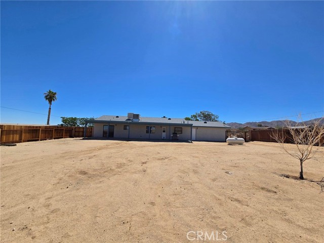 7050 Ivanpah Avenue, 29 Palms CA: https://media.crmls.org/medias/44e81475-cb12-4ac0-9a7c-7471add99b85.jpg
