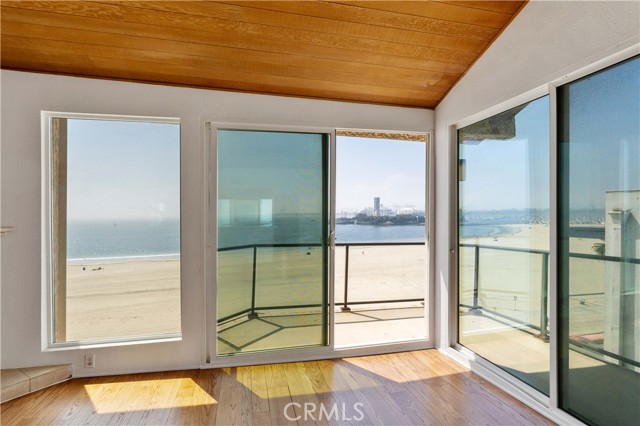 Detail Gallery Image 11 of 46 For 1230 E Ocean, Long Beach,  CA 90802 - 3 Beds | 3 Baths