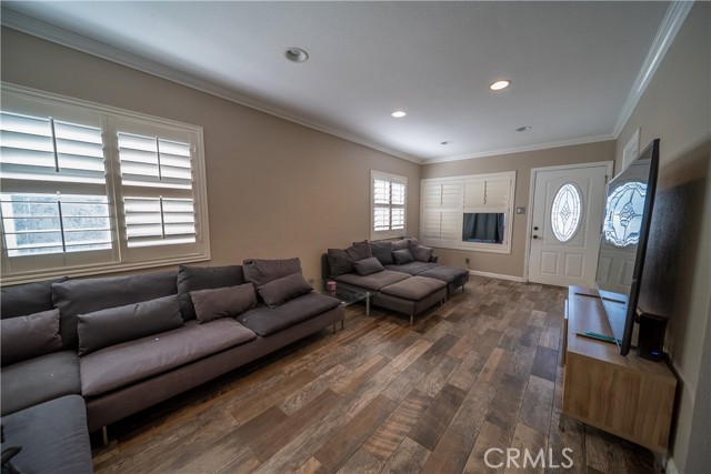 Detail Gallery Image 3 of 14 For 11408 Foster Rd, Norwalk,  CA 90650 - 3 Beds | 1 Baths