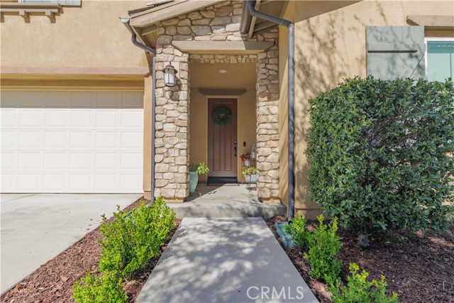 Detail Gallery Image 3 of 46 For 4077 E Groveland Dr, Ontario,  CA 91761 - 4 Beds | 3 Baths