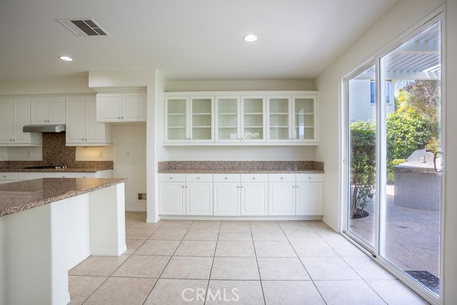 23857 Rio Rancho Way, Valencia CA: https://media.crmls.org/medias/44eab6b0-7202-4971-b869-54fcaeef7125.jpg