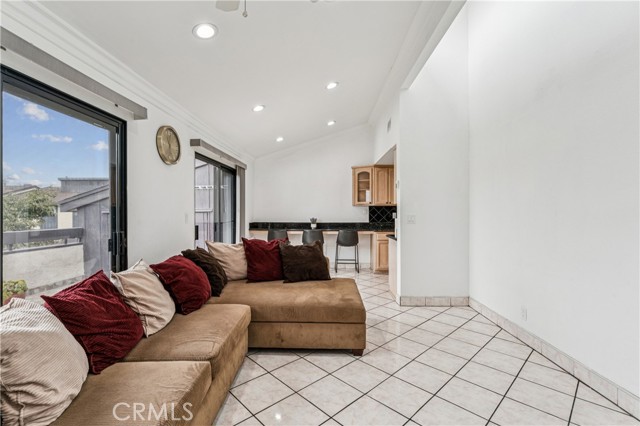 Detail Gallery Image 4 of 50 For 11390 Lampson #8,  Garden Grove,  CA 92840 - 2 Beds | 2 Baths