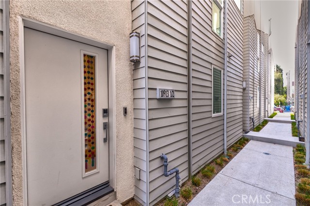 10913 Otsego Street photo 3
