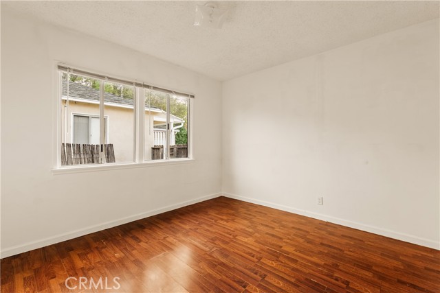 Detail Gallery Image 11 of 16 For 6916 Wystone Ave, Reseda,  CA 91335 - 2 Beds | 1 Baths