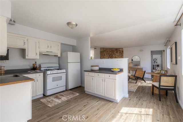 Detail Gallery Image 2 of 17 For 542 Manhattan, Grover Beach,  CA 93433 - 2 Beds | 1 Baths