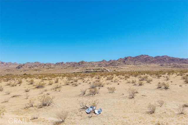 5888 La Ferney Avenue, Joshua Tree CA: https://media.crmls.org/medias/44ec98c3-59b2-4dbd-b270-2e7c438b740f.jpg